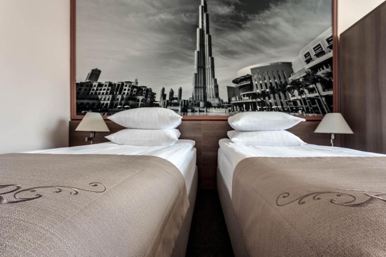 Отель Rius Hotel Львов