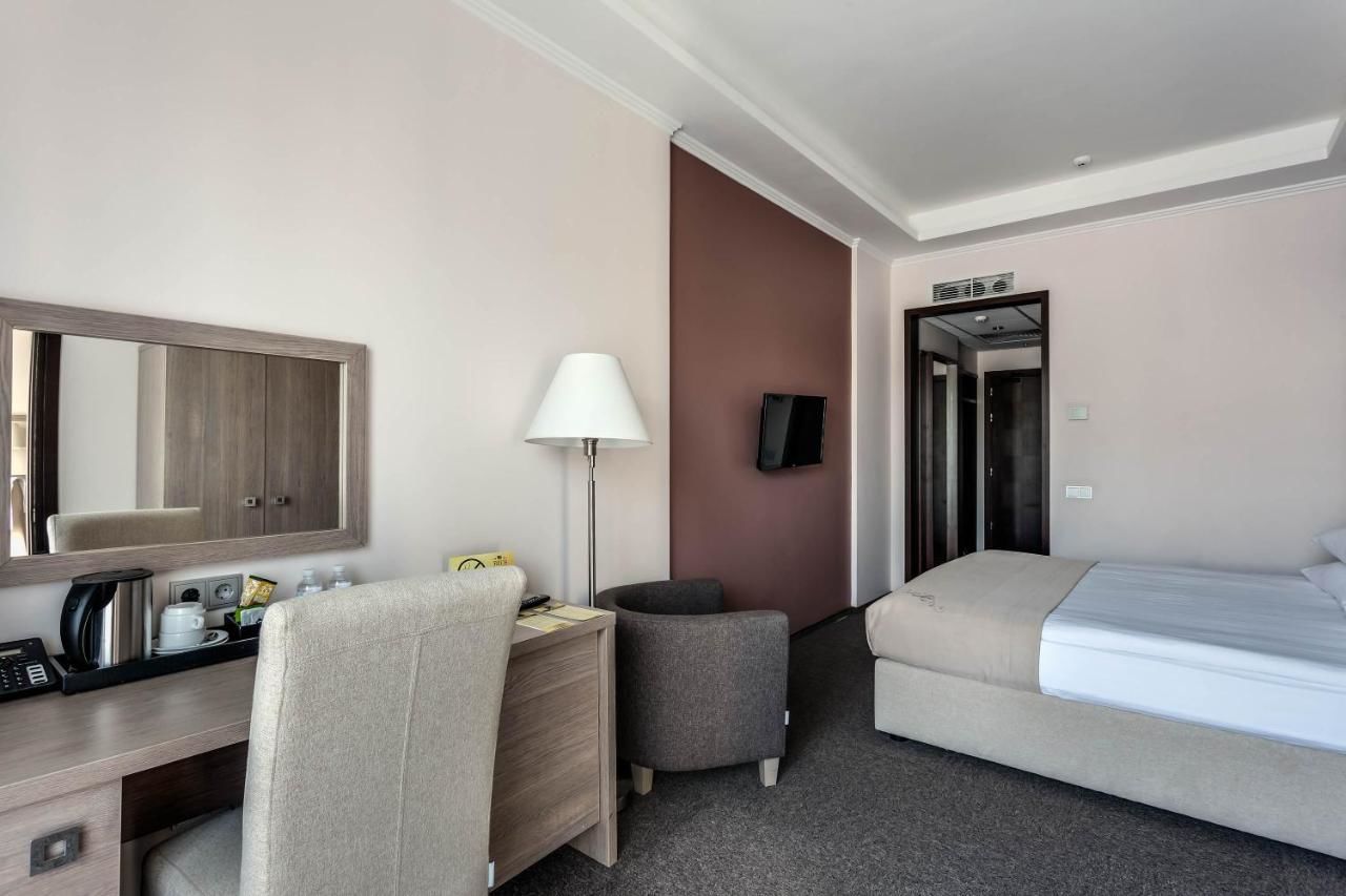 Отель Rius Hotel Львов