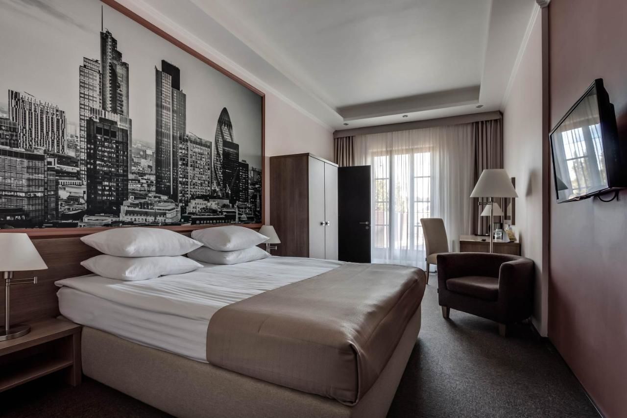 Отель Rius Hotel Львов