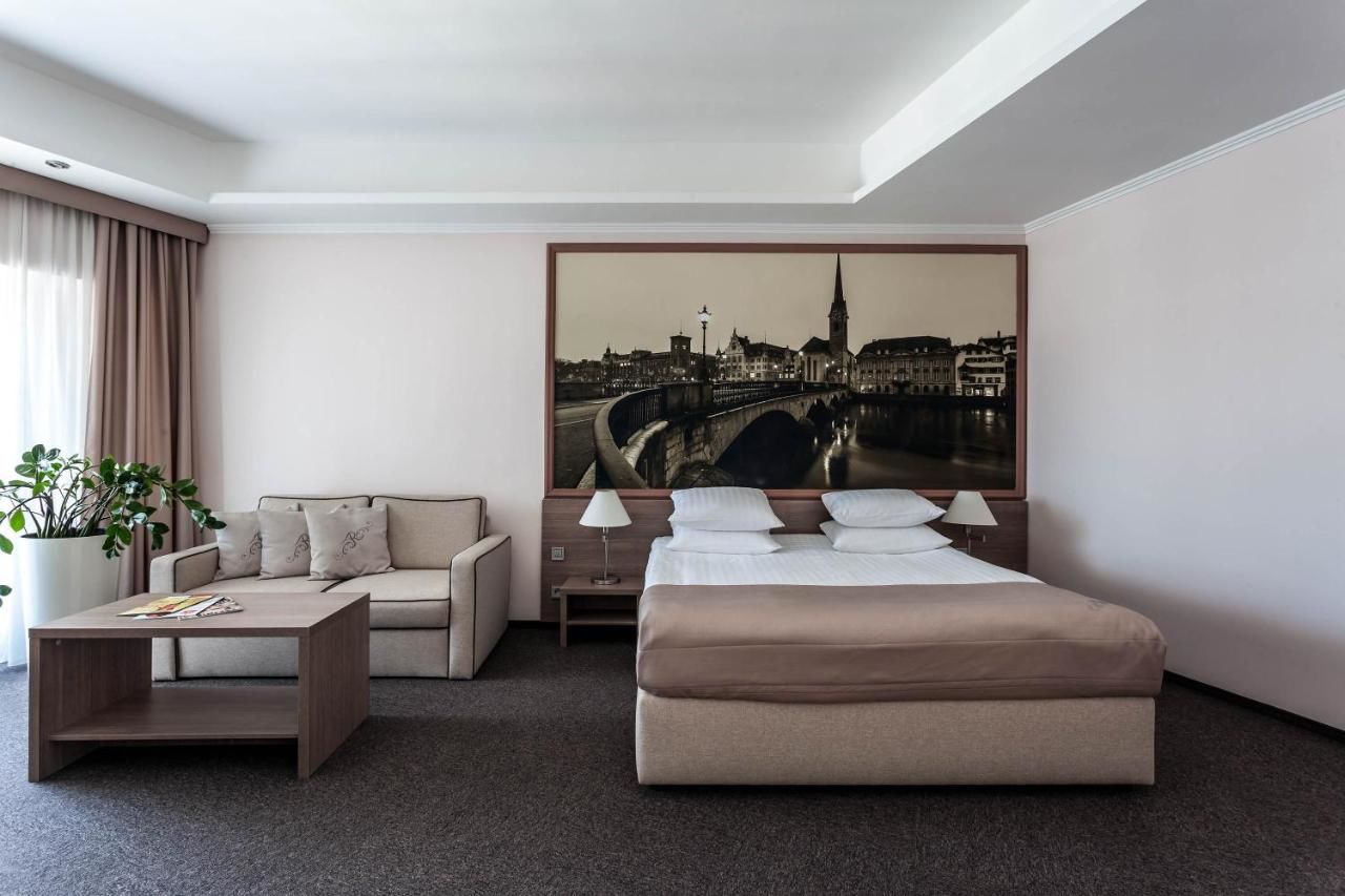 Отель Rius Hotel Львов