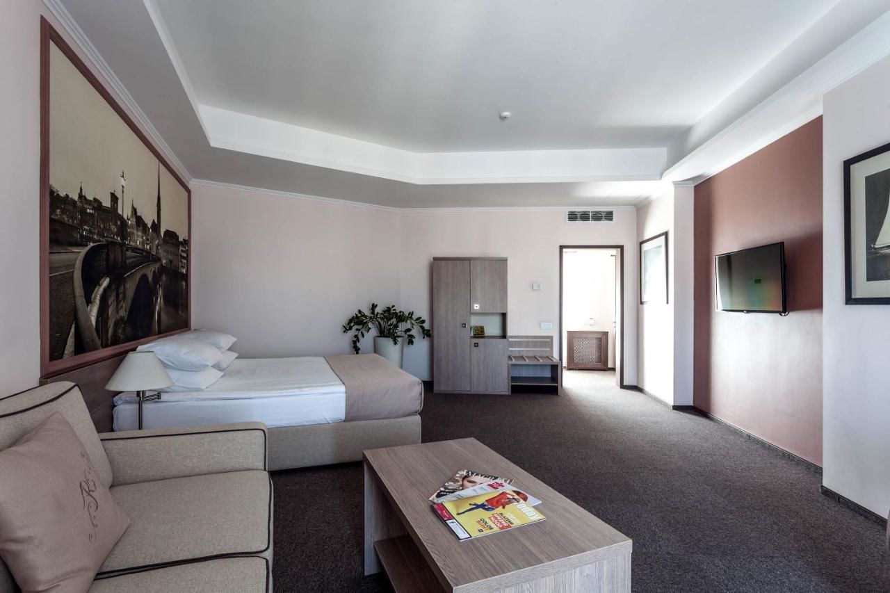 Отель Rius Hotel Львов