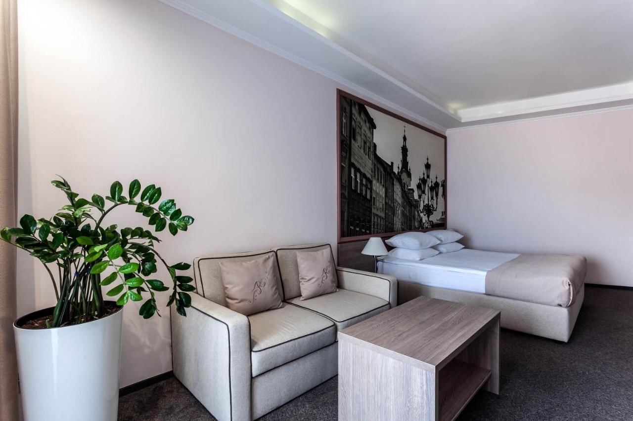 Отель Rius Hotel Львов