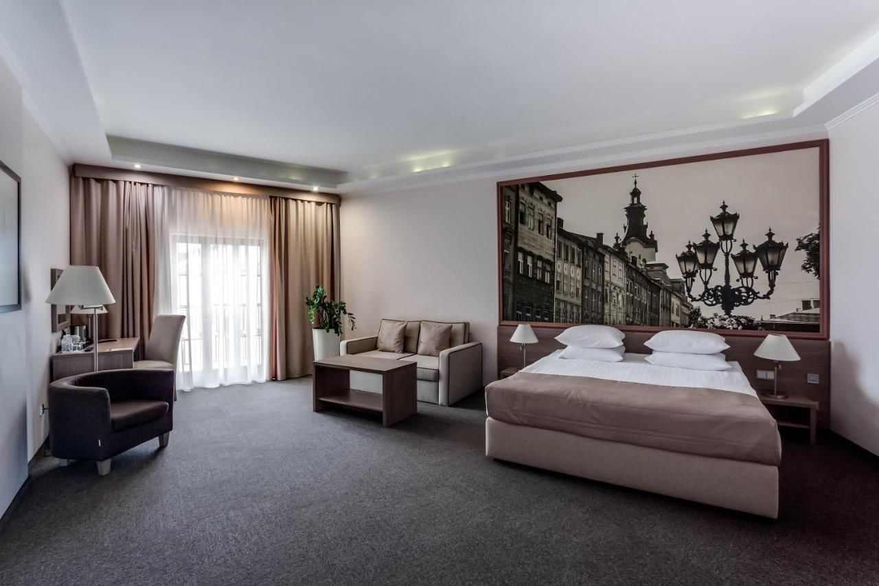 Отель Rius Hotel Львов