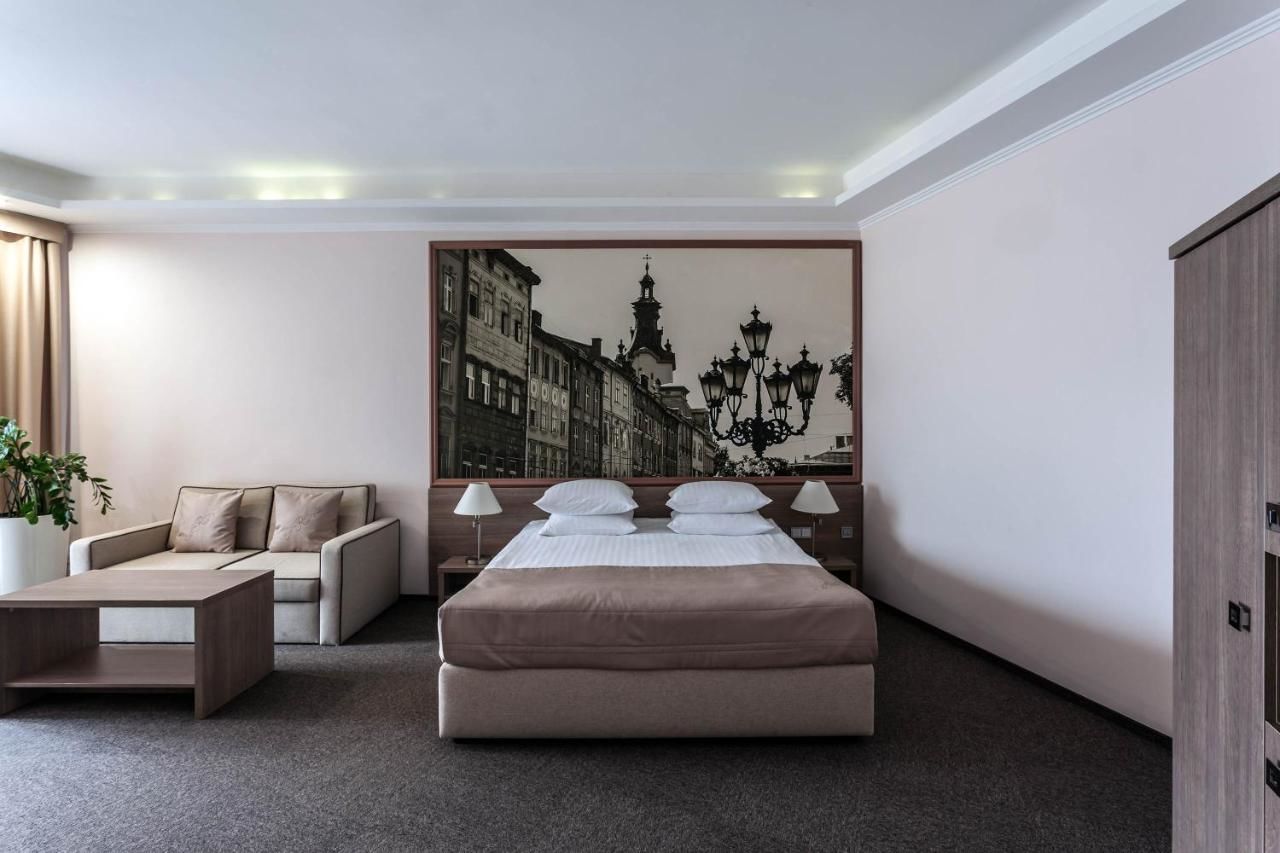 Отель Rius Hotel Львов
