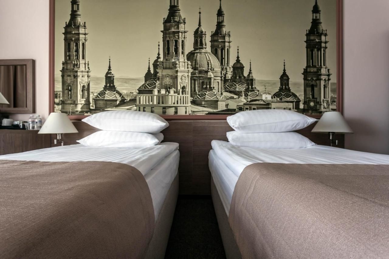 Отель Rius Hotel Львов
