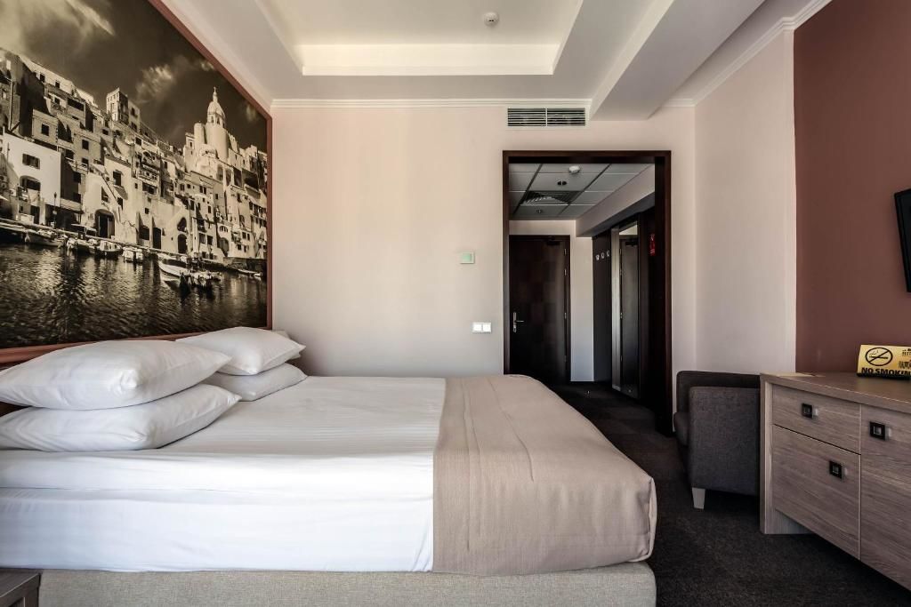 Отель Rius Hotel Львов