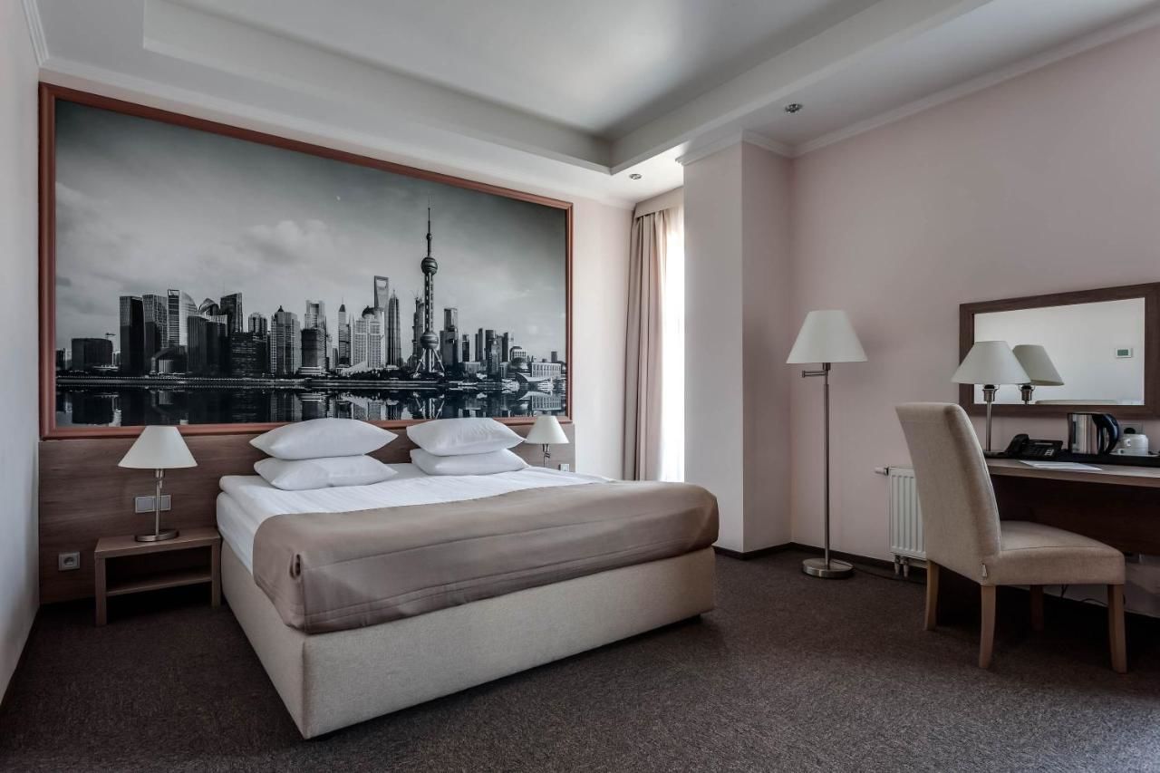 Отель Rius Hotel Львов
