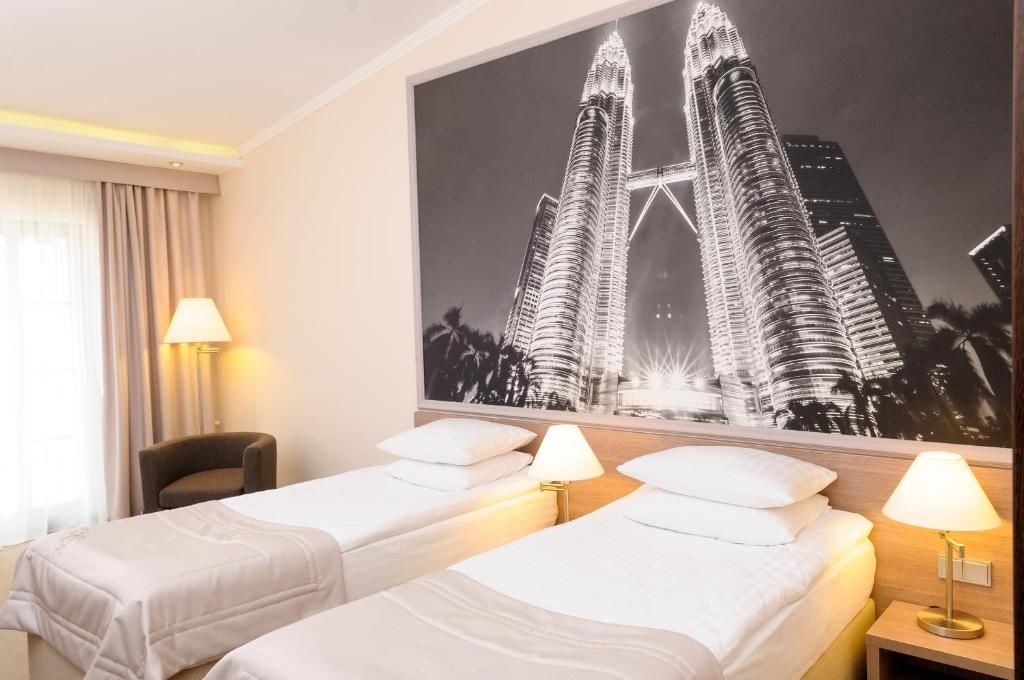 Отель Rius Hotel Львов