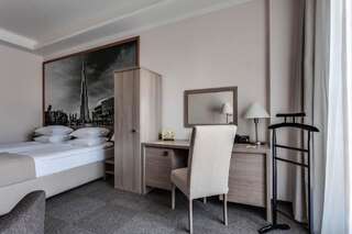 Отель Rius Hotel Львов Семейный номер-3