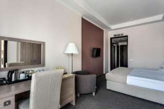 Отель Rius Hotel Львов Семейный номер-7