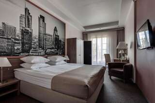 Отель Rius Hotel Львов Семейный номер-8
